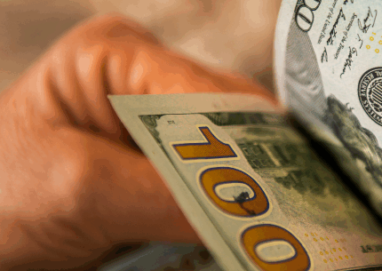 Compre moeda <br> estrangeira em <br> espécie e receba <br> em casa!